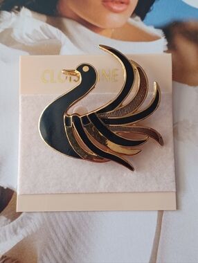 Vintage New Old Stock Swan Shaped Cloisonné Brooch Pin 💫